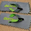 Zehentrenner, Badeschuhe, BeachBotten im Sand stehend, Modell Foot Spike, grau