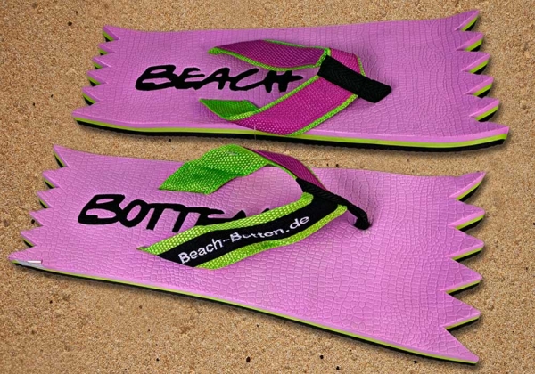 Badeschuhe, Zehentrenner, BeachBotten liegend im Sand, Modell Foot Double Hand, pink